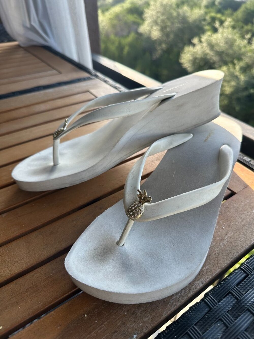 Tommy Bahama Sandals Slides Pool Flip Flop Shoes